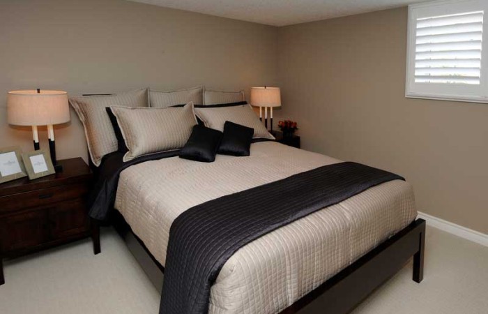bedroomLuxuryVinyl